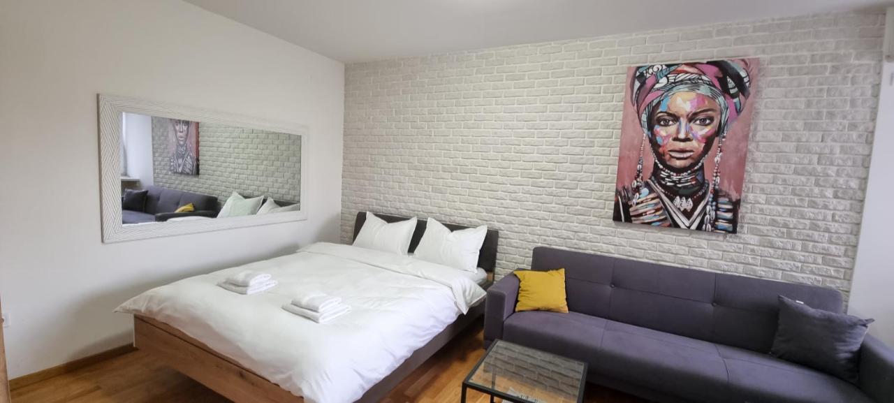 Grove II Apartment = Strict City Centre Νόβι Σαντ Εξωτερικό φωτογραφία