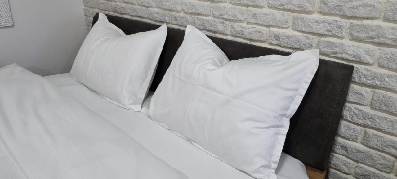 Grove II Apartment = Strict City Centre Νόβι Σαντ Εξωτερικό φωτογραφία