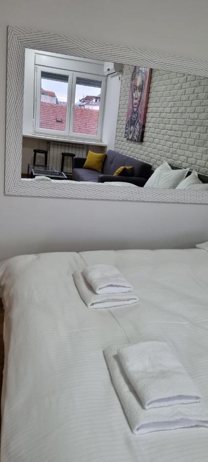 Grove II Apartment = Strict City Centre Νόβι Σαντ Εξωτερικό φωτογραφία
