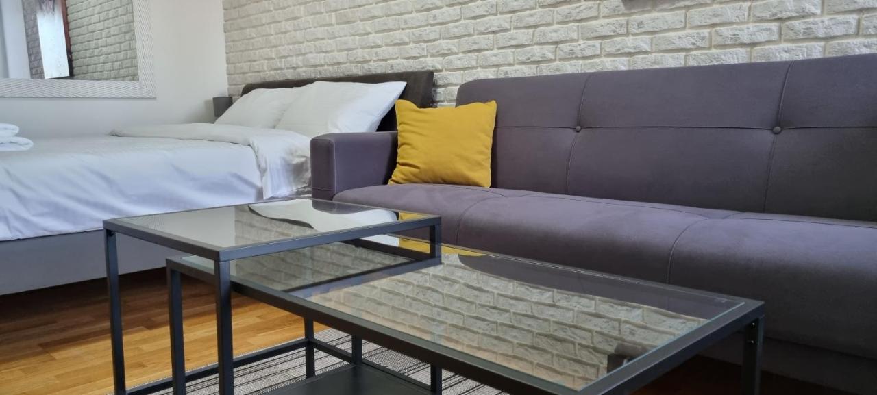 Grove II Apartment = Strict City Centre Νόβι Σαντ Εξωτερικό φωτογραφία