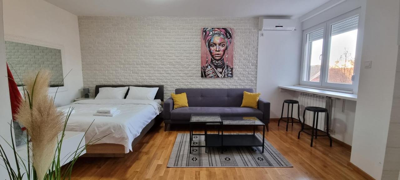 Grove II Apartment = Strict City Centre Νόβι Σαντ Εξωτερικό φωτογραφία